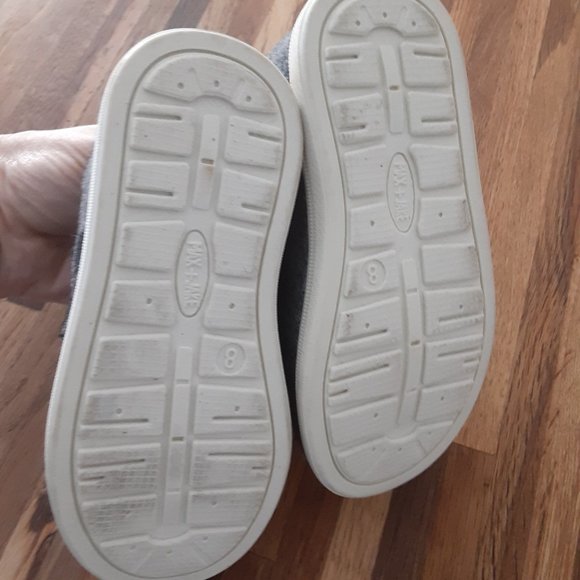 NWOT Max + Jake Colton Sneaker Gray Felt Fabric uppers - Picture 5 of 11